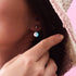 Boucles d'oreilles à tige en forme de goutte d'eau en verre Firefly Evil Eye en argent sterling 925 blanc
